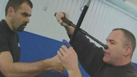 【自制字幕】Jim Grover甩棍战术(3)出棍与准备姿势