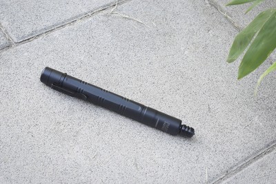 害人之心不可有,防备之器不可无!弘安保罗“侠客”机械甩棍体验