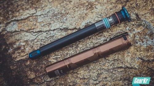 旗测评 短小精悍还能转 弘安保罗锋芒机械陀螺甩棍使用感受