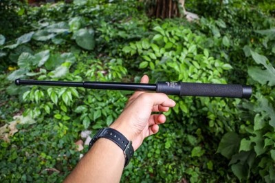 防卫打击利器，以防不时之需 弘安保罗战术轻羽甩棍测评